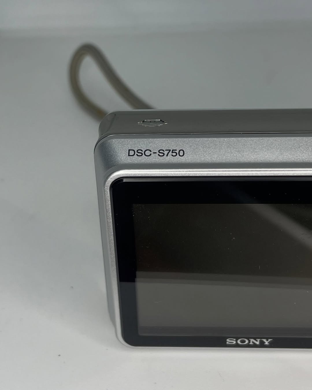 Cyber-Shot DSC-S750